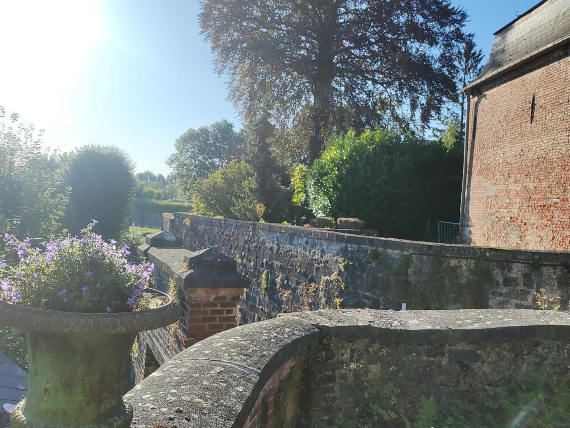 Le Relais Napoleon Bed and Breakfast Avesnes-sur-Helpe Buitenkant foto