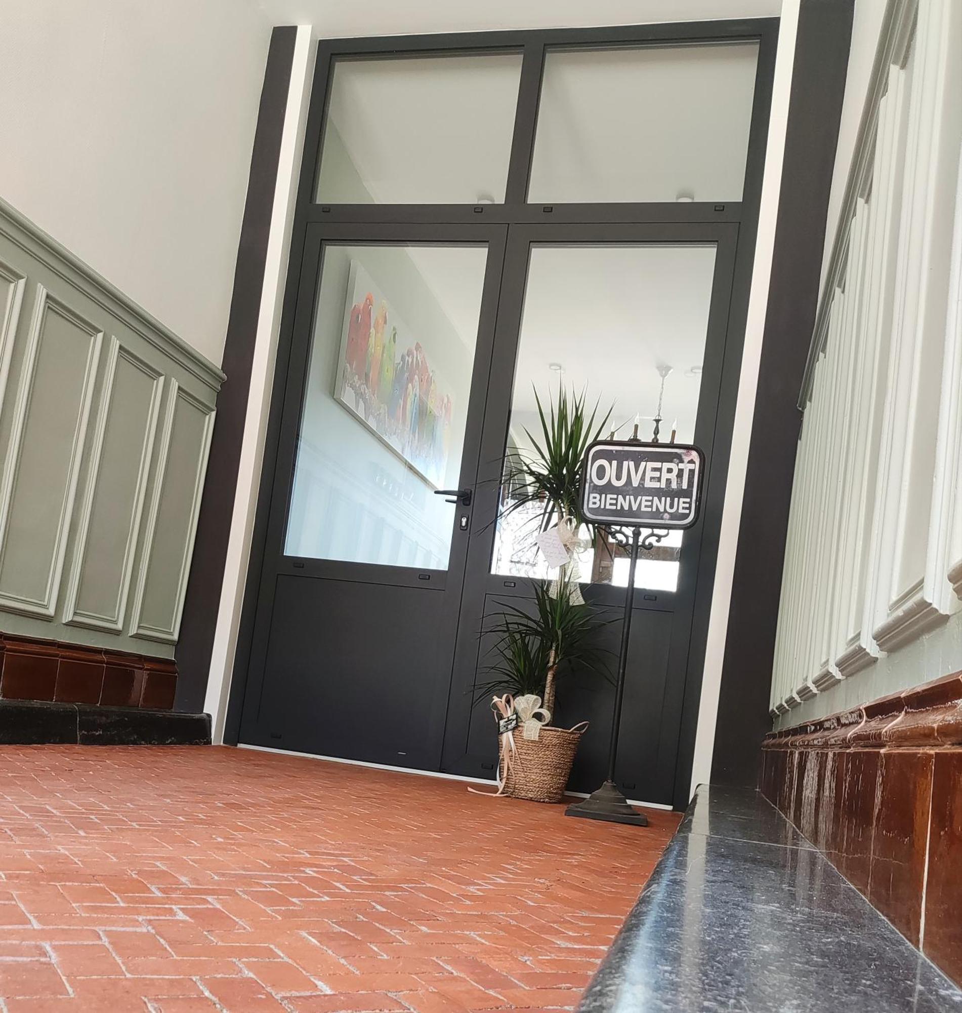 Le Relais Napoleon Bed and Breakfast Avesnes-sur-Helpe Buitenkant foto